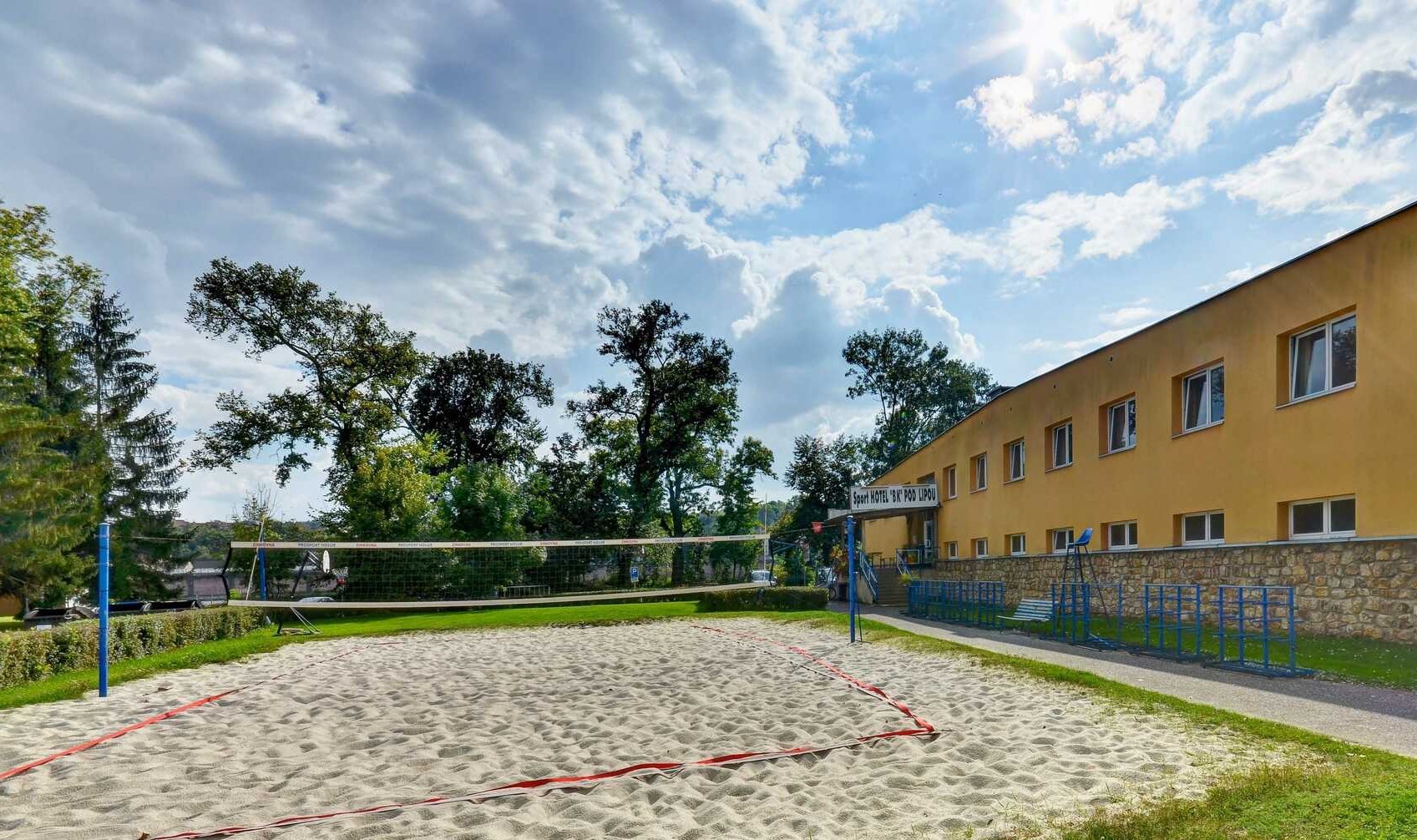 PLÁŽOVÉ HŘIŠTĚ